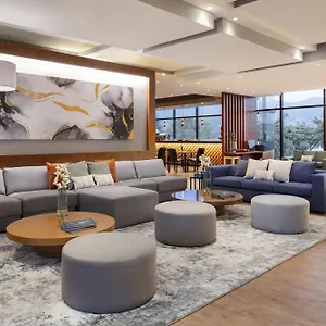 Fairfield By Marriott Embajada Colombia